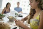 15 правила за маса за вечеря, които никога не трябва да се нарушават, според майките