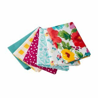 Пакетът от материя Pioneer Woman Breezy Blossoms Fat Quarter