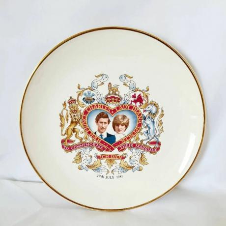 Винтидж кралска сватбена чиния на принцеса Даяна и принц Чарлз