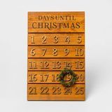 17.9 "x 11.8" Дървен адвентен календар с венец кафяв / златен
