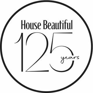 къща красиво лого за 125 години