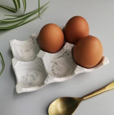 Поставка за яйца от мраморен Jesmonite