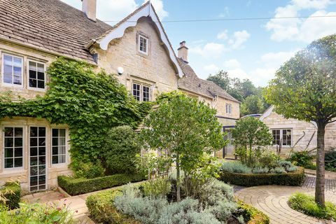 вила за продажба в cotswolds