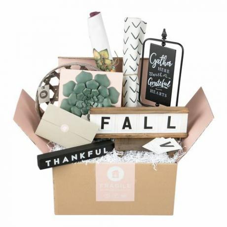 Украсена абонаментна кутия за есен за домашен декор