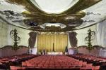 19 Eerie снимки на изоставените театри в Америка