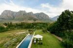 Този Airbnb в Южна Африка е на работеща ферма за цветя