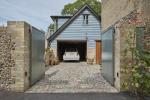 Награденият дом на RIBA се продава в Кембриджшир