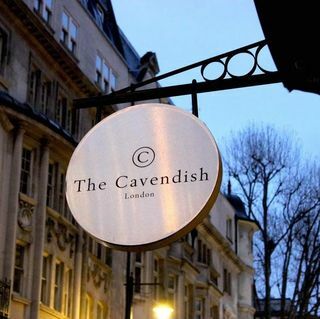 Бездънен следобеден чай Prosecco за двама в Mayfair Lounge & Grill в The Cavendish London