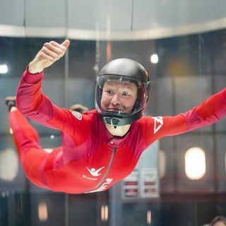 iFLY Indoor парашутизъм и курс за нападение за двама в The Bear Grylls Adventure