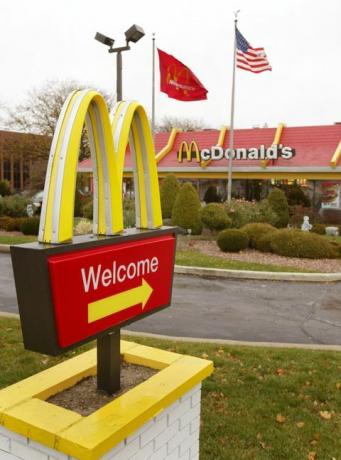 снимка за вход на mcdonalds от tim boylegetty images