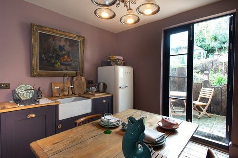 лилаво преобразяване на кухнята в Broadstairs