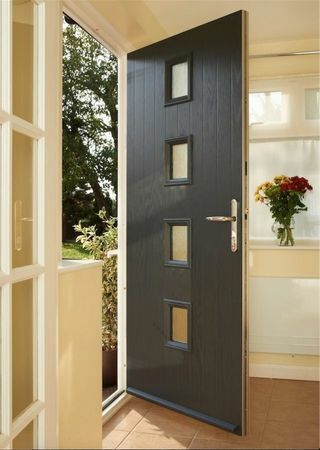 Английски подобрения за дома - черна композитна врата