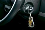 Шест неща, които карат крадец да проникне в колата ви