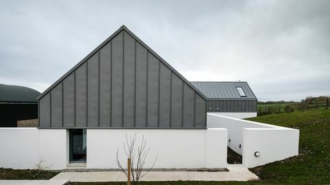 House Lessans, изящно прост дом в County Down, проектиран от McGonigle McGrath, е обявен за RIBA House of the Year 2019