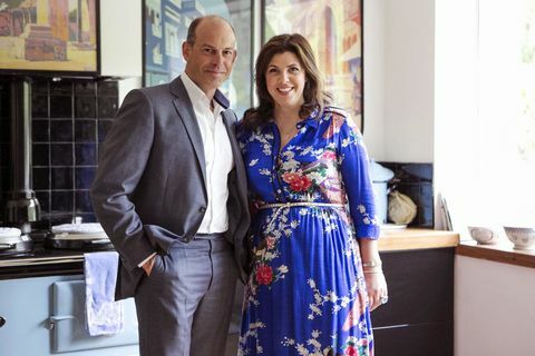 Местоположение, местоположение, местоположение - водещи: Kirstie Allsopp и Phil Spencer