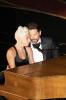 Лейди Гага снима целуващ се аудио инженер Даниел Хортън