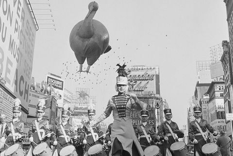 лента и балон с пуйка в парада на Деня на благодарността на Мейси през 1959 г