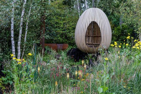 Шоу на цветя в Челси 2021 органичната градина на долината Йео, проектирана от Том Маси