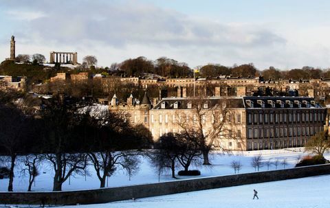 сняг в Holyroodhouse Шотландия