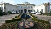Дворецът Замунда: Имението на Рик Рос действа като кралски дворец в Coming 2 America