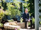 Alan Titchmarsh Fronts Нова серия ITV Обичайте дома и градината си