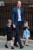 Принцеса Шарлот не може да седи с принц Кейт Мидълтън Уилям по време на посещения в кралското семейство