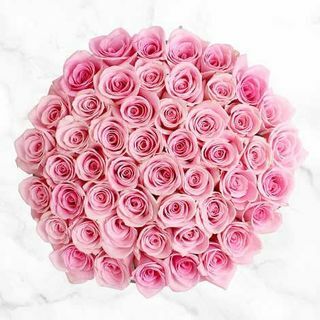 50-стволови светло розови рози