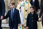 Защо принц Джордж, принцеса Шарлот и принц Луис все още са на училище след смъртта на кралицата
