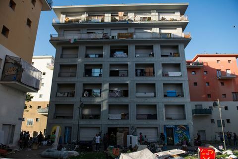 разчистване на сграда ex moi в Торино