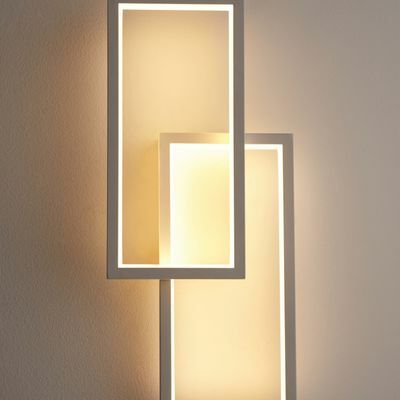 John Lewis & Partners Angles LED стена, бяла